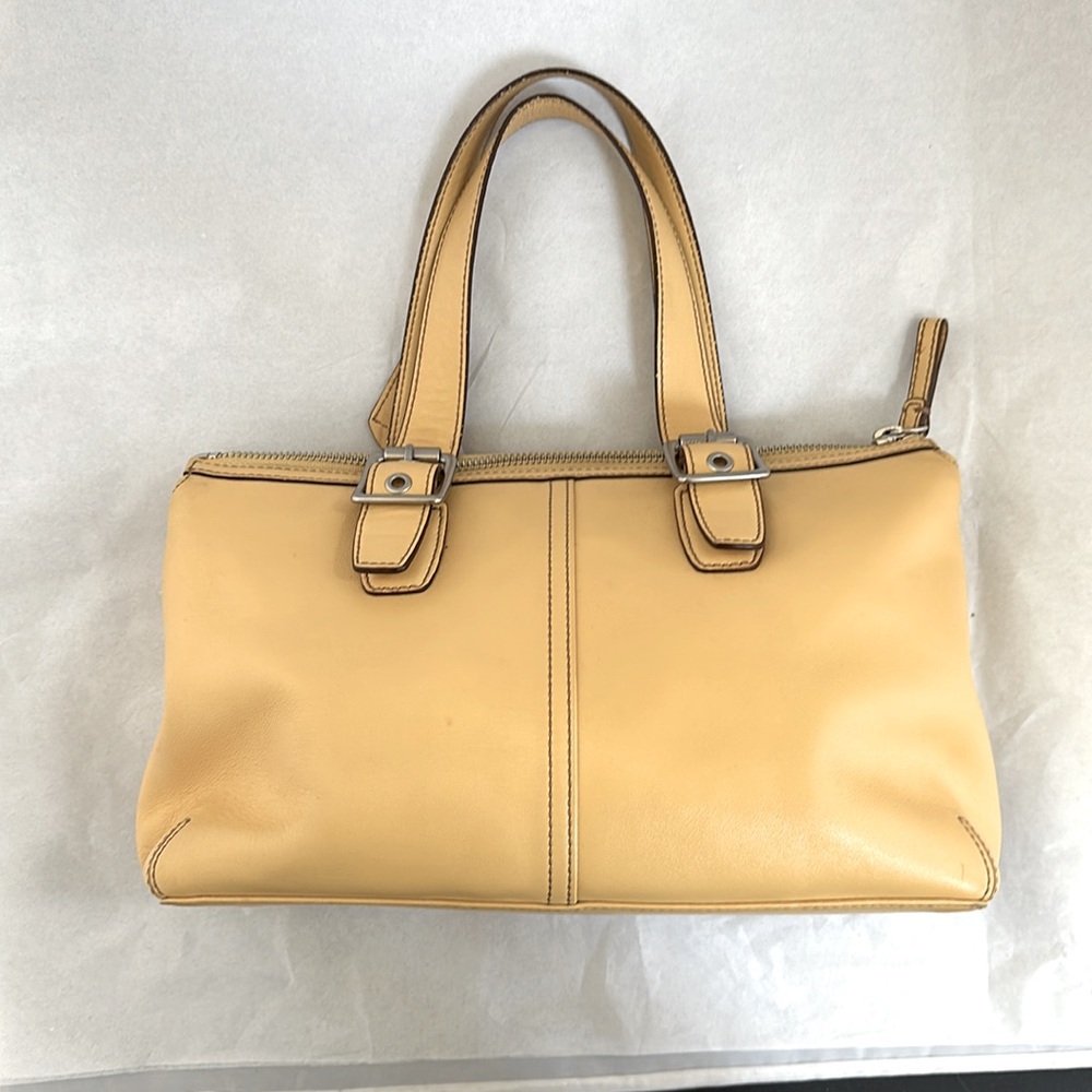 Vintage coach legacy bag 9545,soft creamy yellow leather. Exc. cond. & dust bag. - Picture 4 of 7